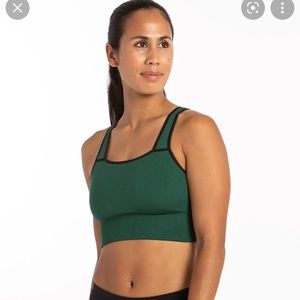 Oiselle NWOT seamless sports bra, size Large, color green